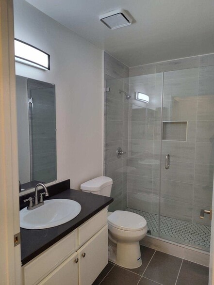 Building Photo - 515 Harvard