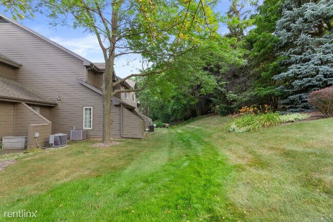 Building Photo - 18775 Brookfield Lake Dr