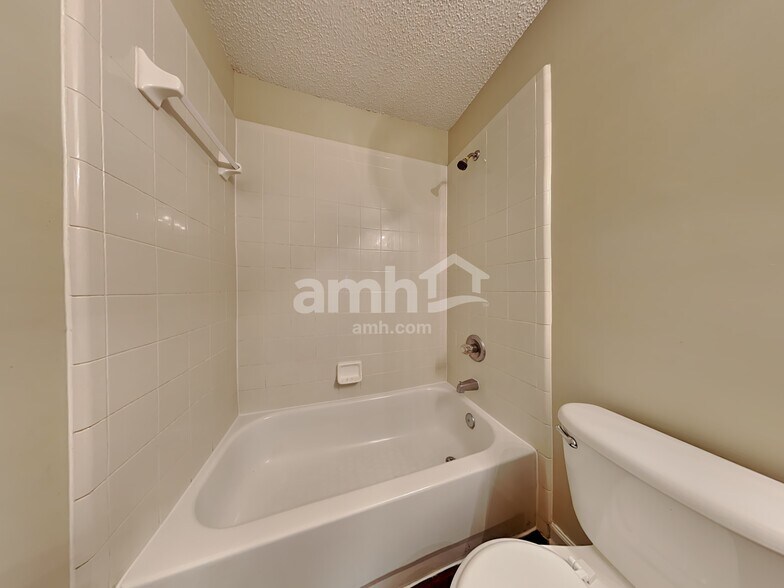 Building Photo - 4488 Misty Dawn Ct S
