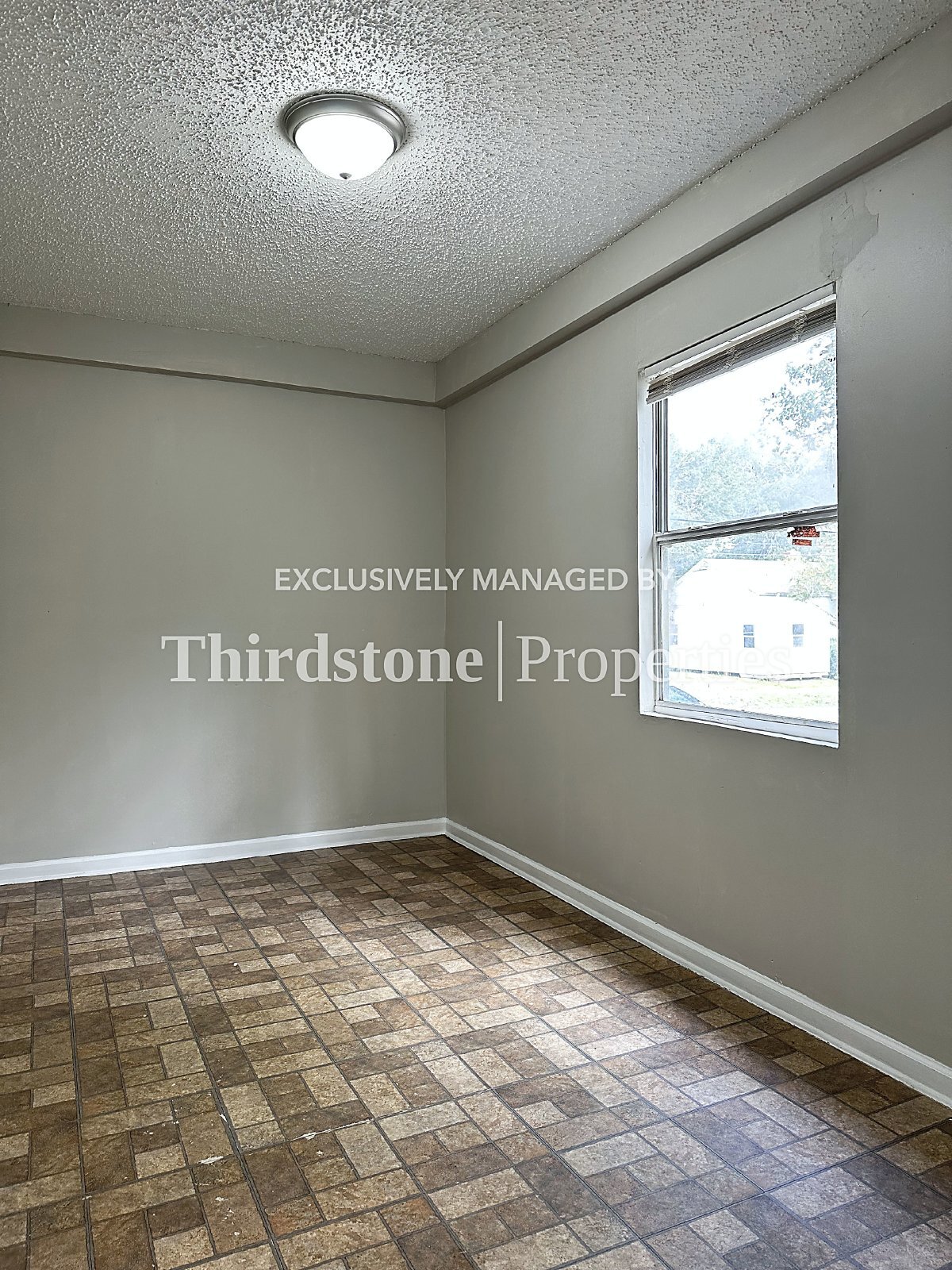 Building Photo - 562 W 49th St