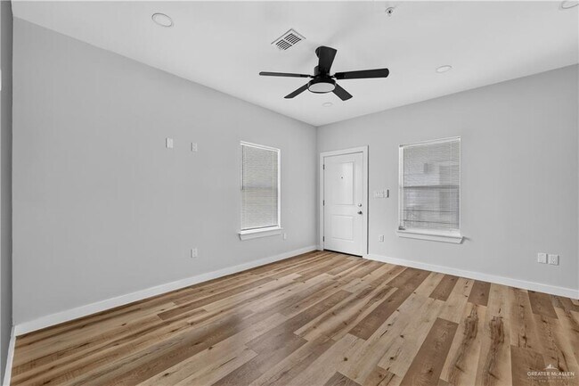Building Photo - 1207 W Kennedy St