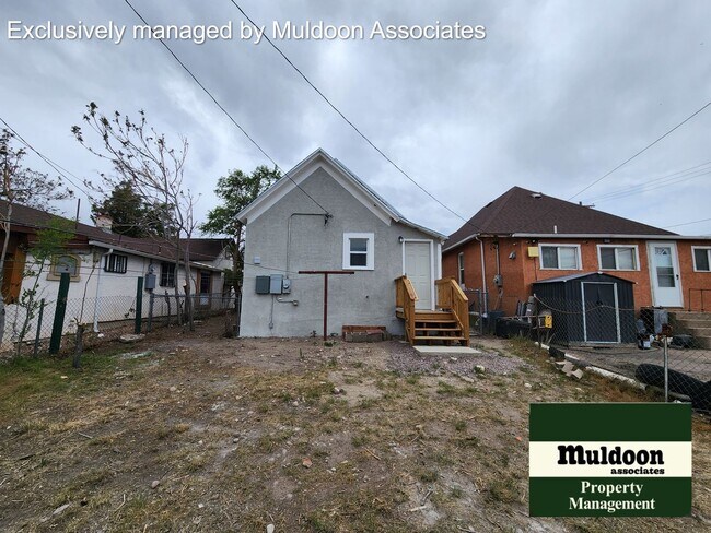 Building Photo - 625 Elm St
