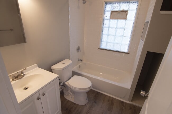 Building Photo - 3574 W 147th St