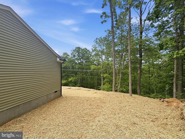 Building Photo - 441 High Top Rd