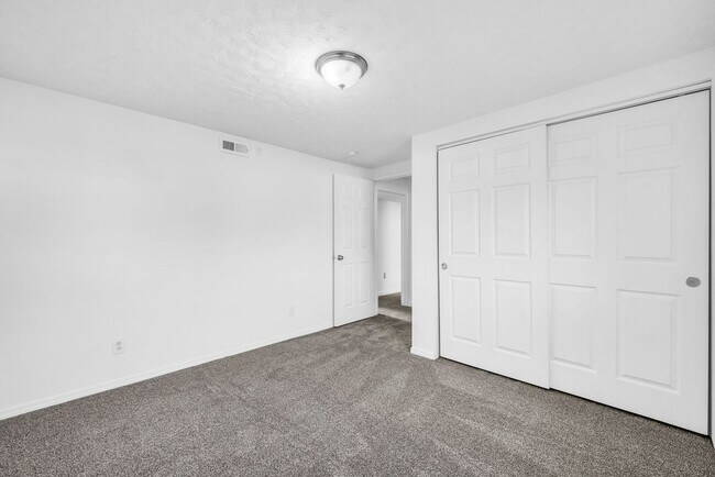 Building Photo - Spacious 4-Bedroom Layton Home with Finished Basement and 2-Car Garage