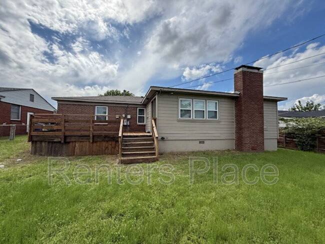Building Photo - 2215 S Winston Ave