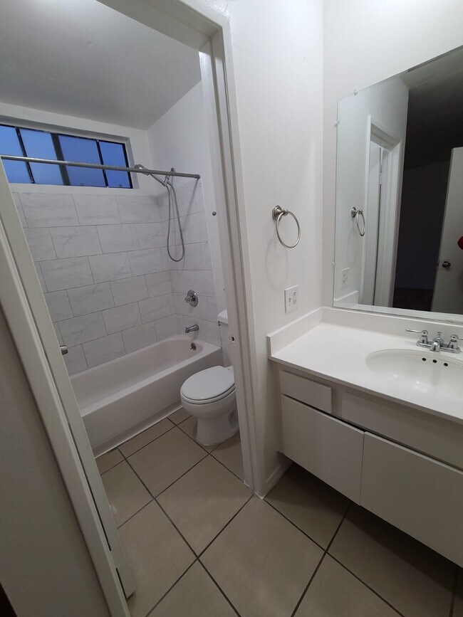 Building Photo - 20954 Bryant St