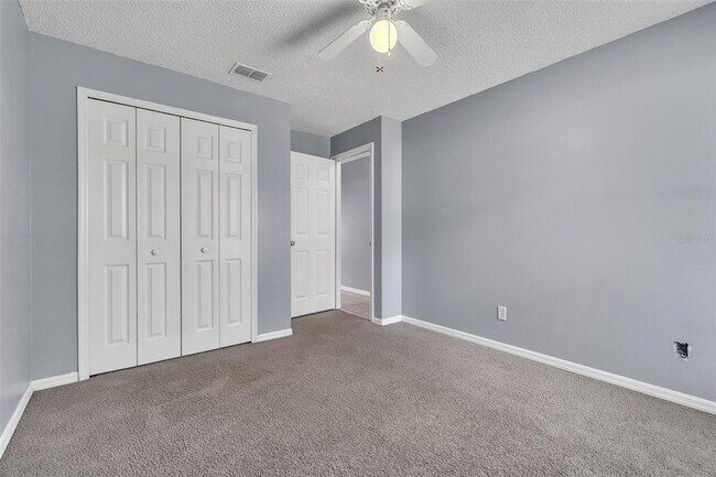 Building Photo - 4454 King Edward Dr