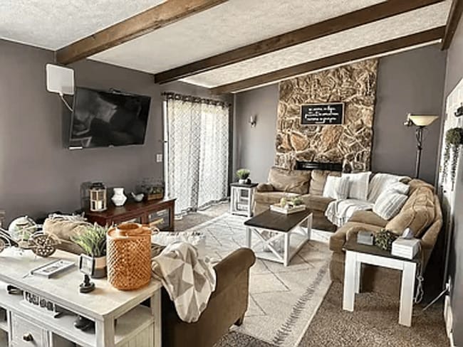 Building Photo - Spacious 4-Bed Westside Home