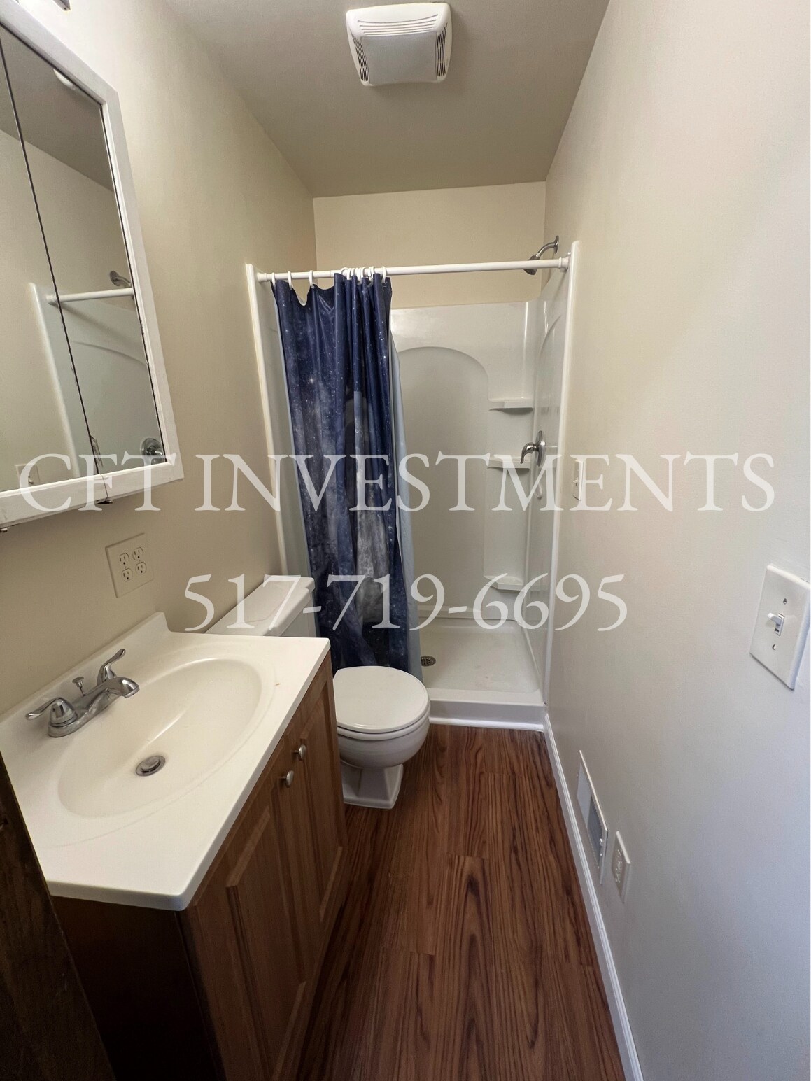 Bath 2 - 724 N Cochran Ave