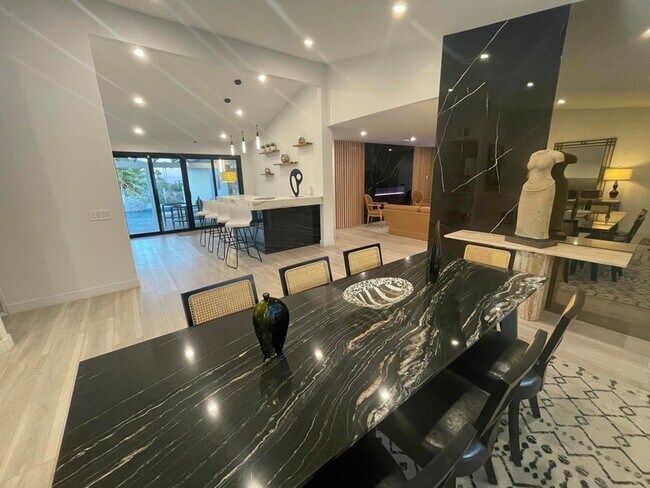 Building Photo - 2380 N Leonard Rd