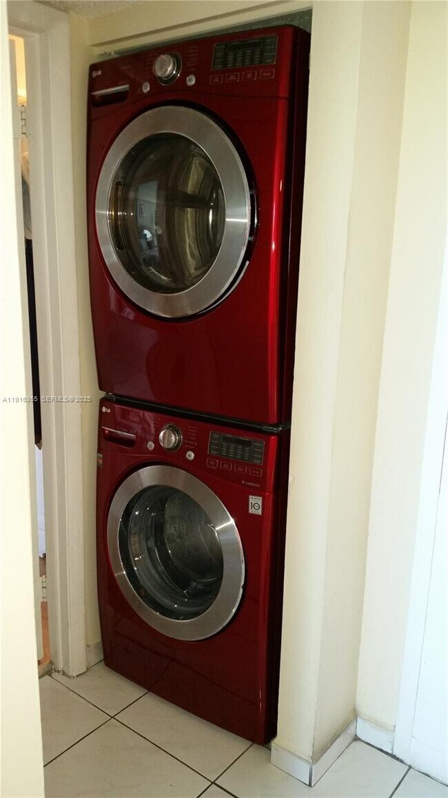 Building Photo - 2075 SW 122nd Ave