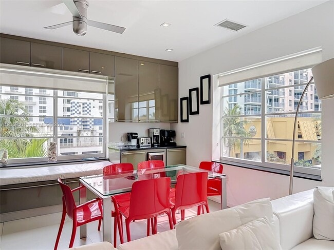 Building Photo - 1460 Ocean Dr