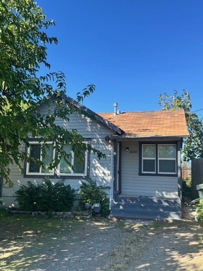 Building Photo - 2120 Gold St