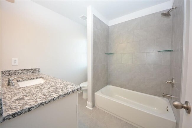 Building Photo - 232 Hellen Vly Dr