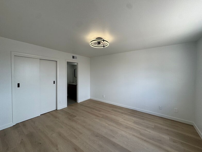 Building Photo - 5510 Boca Raton Blvd