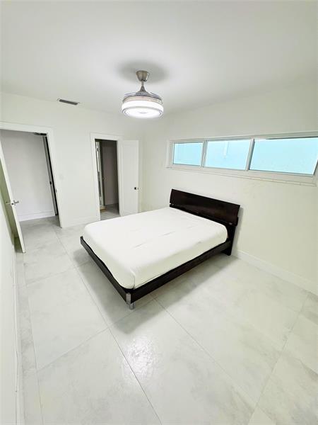 Building Photo - 751 Hollywood Blvd