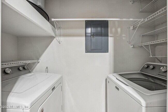 Building Photo - 170 Veracruz Dr