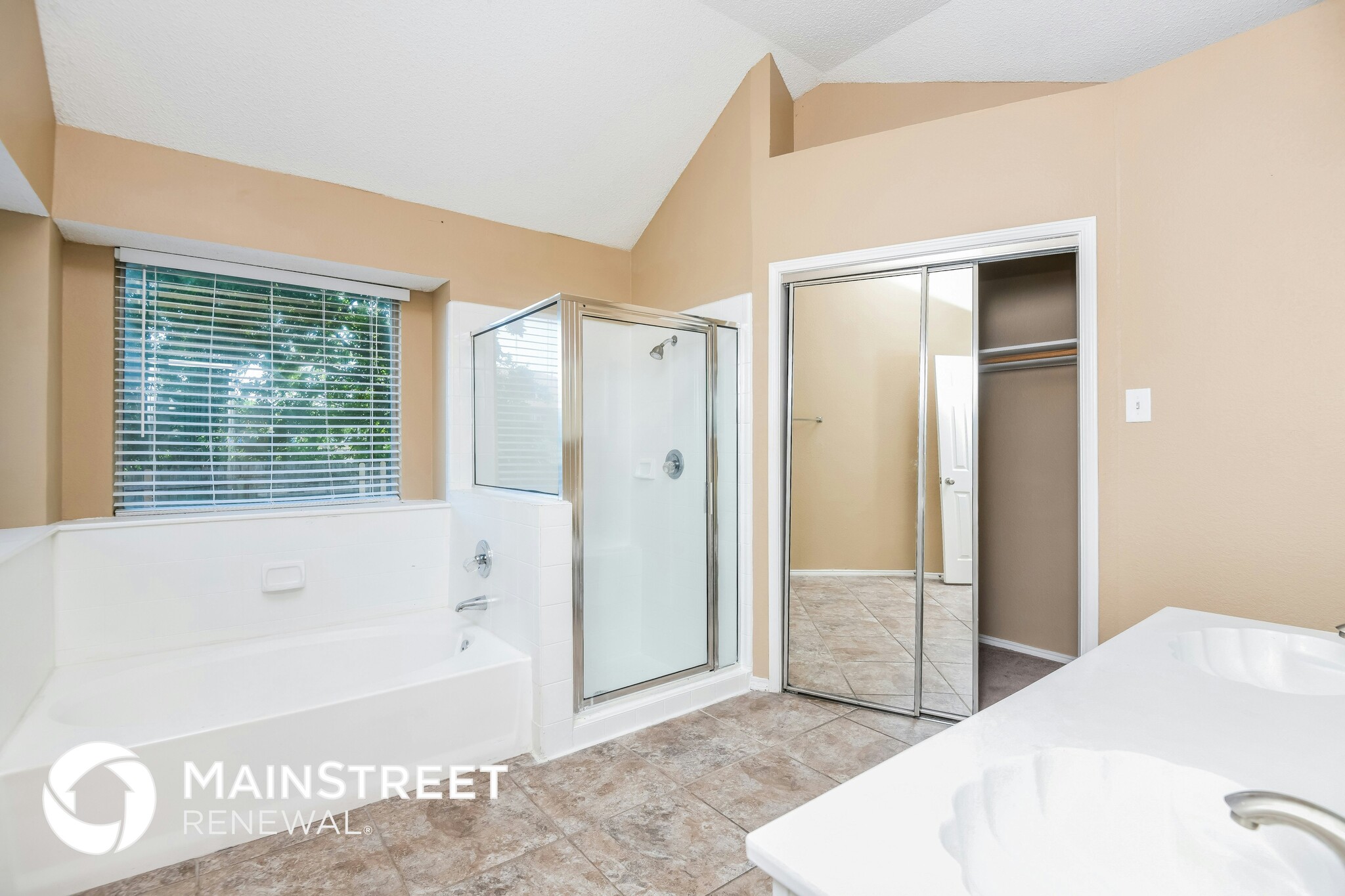 Building Photo - 10217 Maverick Dr