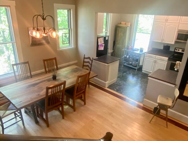 Building Photo - 17 Storer St