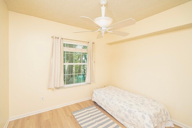 Building Photo - 4010 Grande Vista Blvd