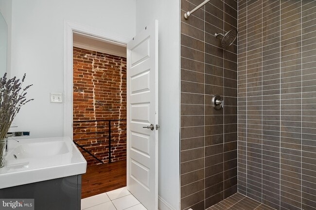 Building Photo - 2030 Flagler Pl NW