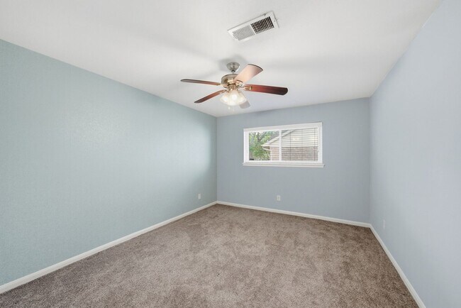 Building Photo - 2502 Hollow Hook Rd