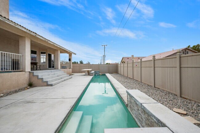 Building Photo - 16087 Bubbling Wells Rd