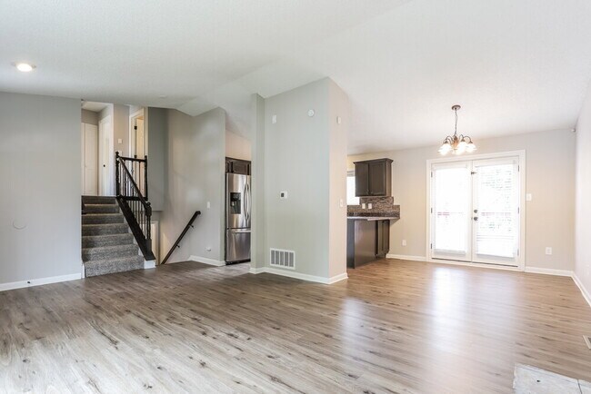 Building Photo - 15747 E Center Pl