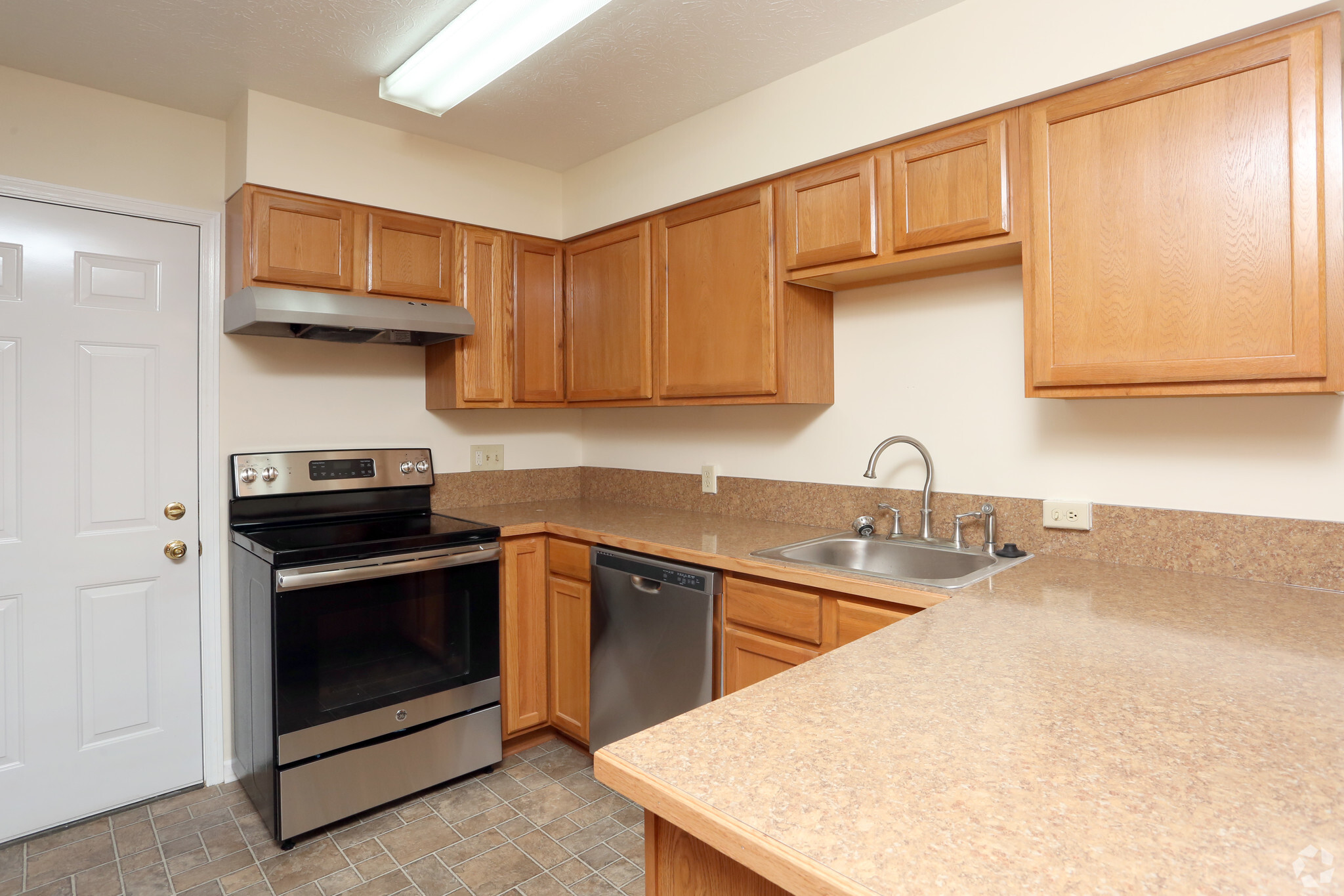 Duplex Ranch Remodeled kitchen - Condos on Gurley