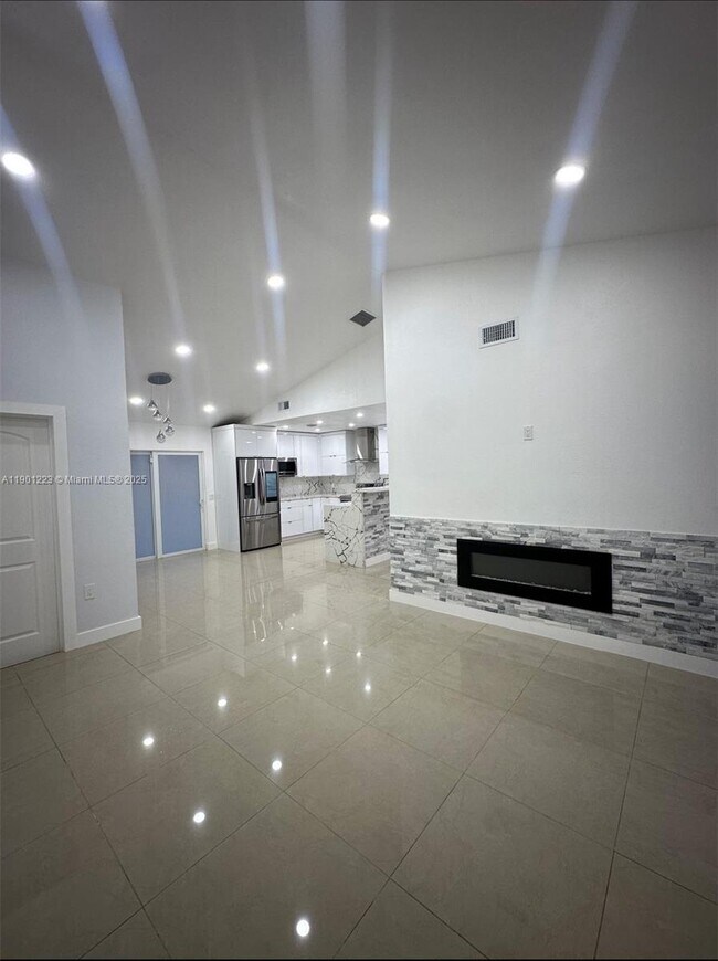 Building Photo - 20521 SW 125th Ave