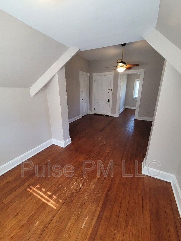 Building Photo - 634 Greenup St