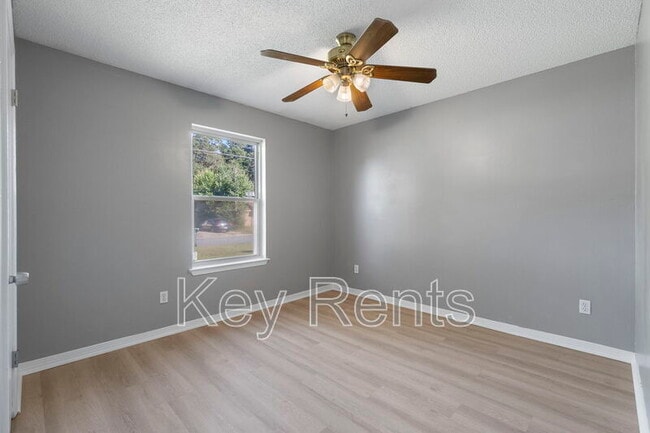 Building Photo - 6555 Bellview Pines Pl