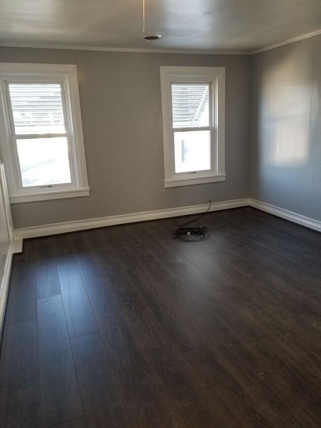 Building Photo - 224 W North St