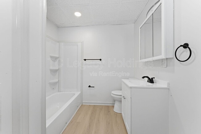 Building Photo - 16 Flint St