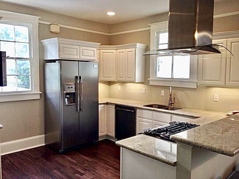 Building Photo - 1217 Foucher St