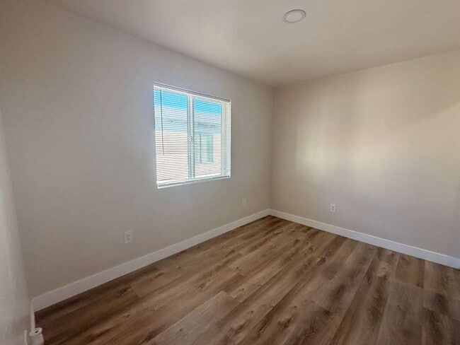 Building Photo - 1830-36 Newton Ave