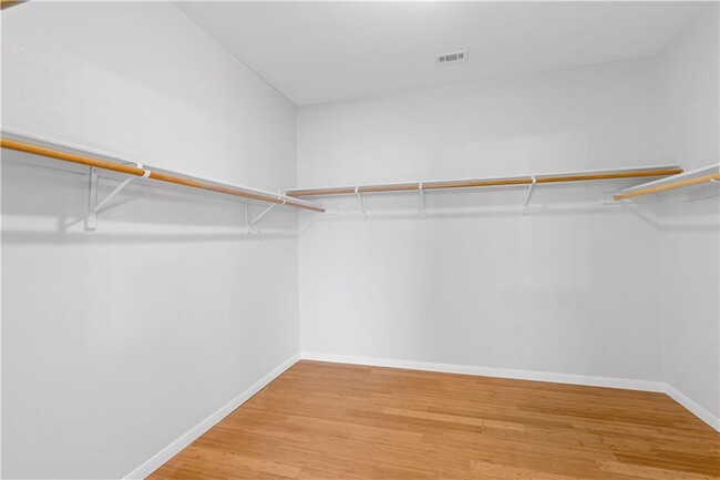 Building Photo - 4036 Barlow Dr