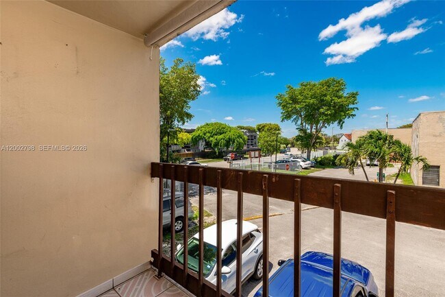 Building Photo - 6325 SW 138th Ct