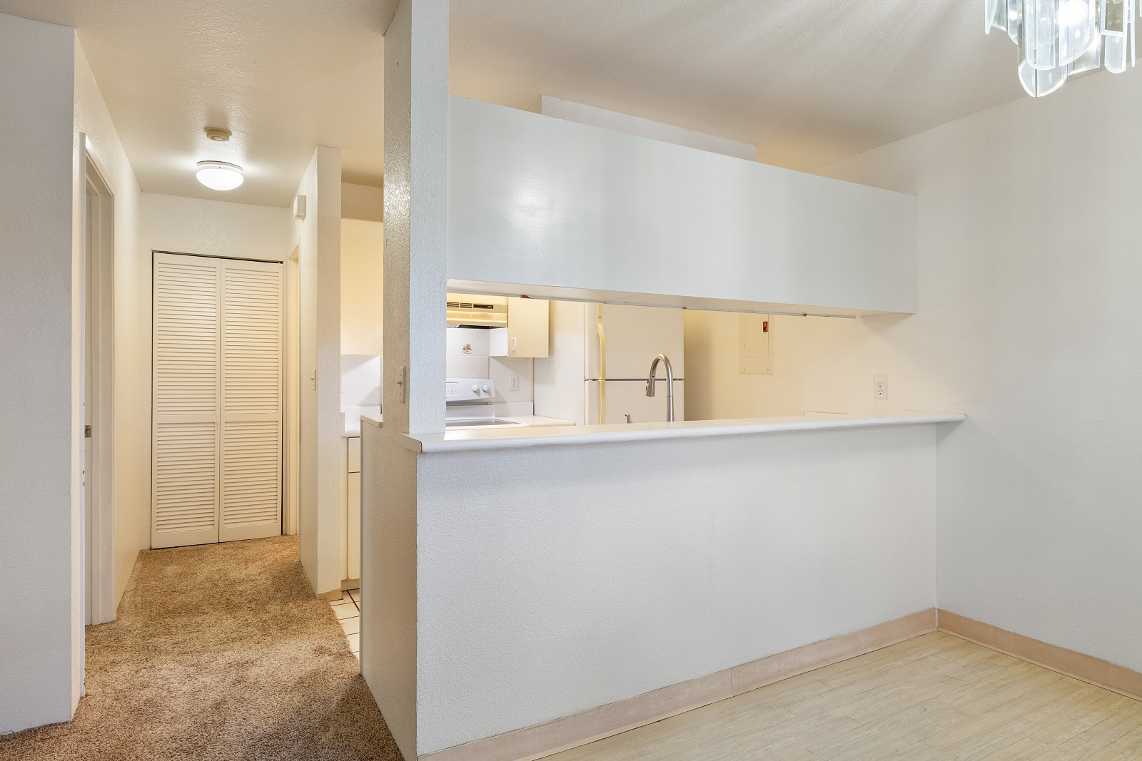 Building Photo - 393 Mananai Pl