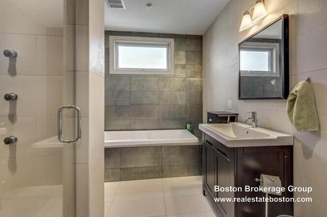 Building Photo - 45 Vinton St