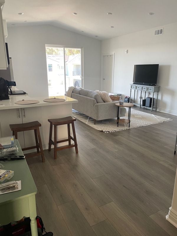 Building Photo - 302 Madonna Rd