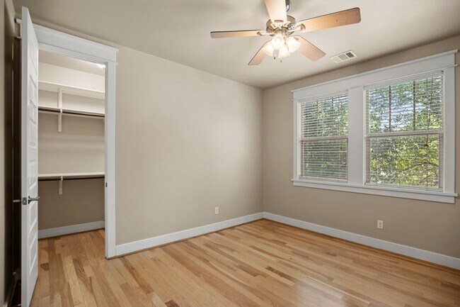Building Photo - 3900 Willbert Rd