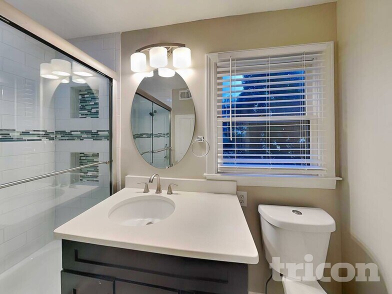 Building Photo - 2855 Dellinger Dr