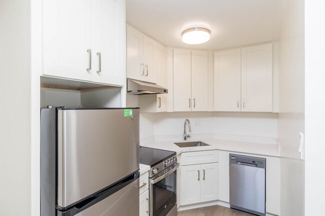 Building Photo - 429 Bellevue