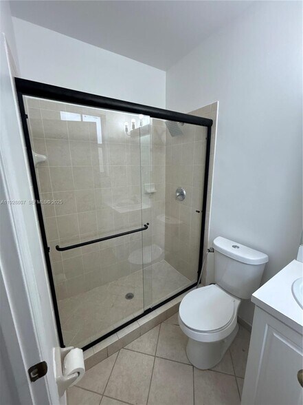 Building Photo - 230 SE 29th Ave