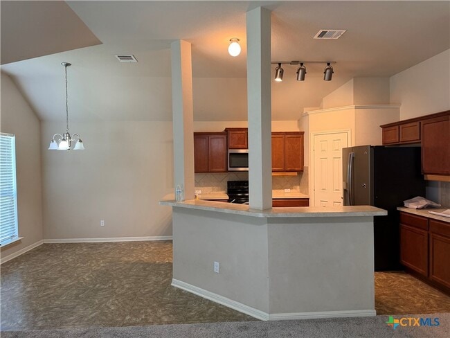Building Photo - 5811 Alexandria Dr