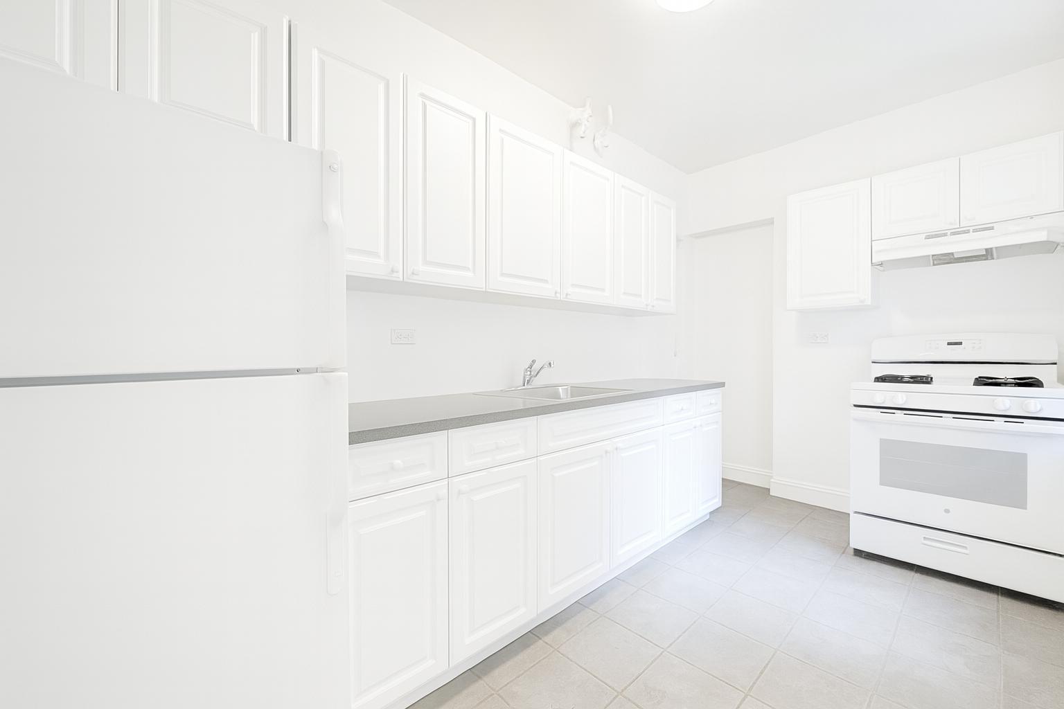 Building Photo - 105 Pinehurst Ave