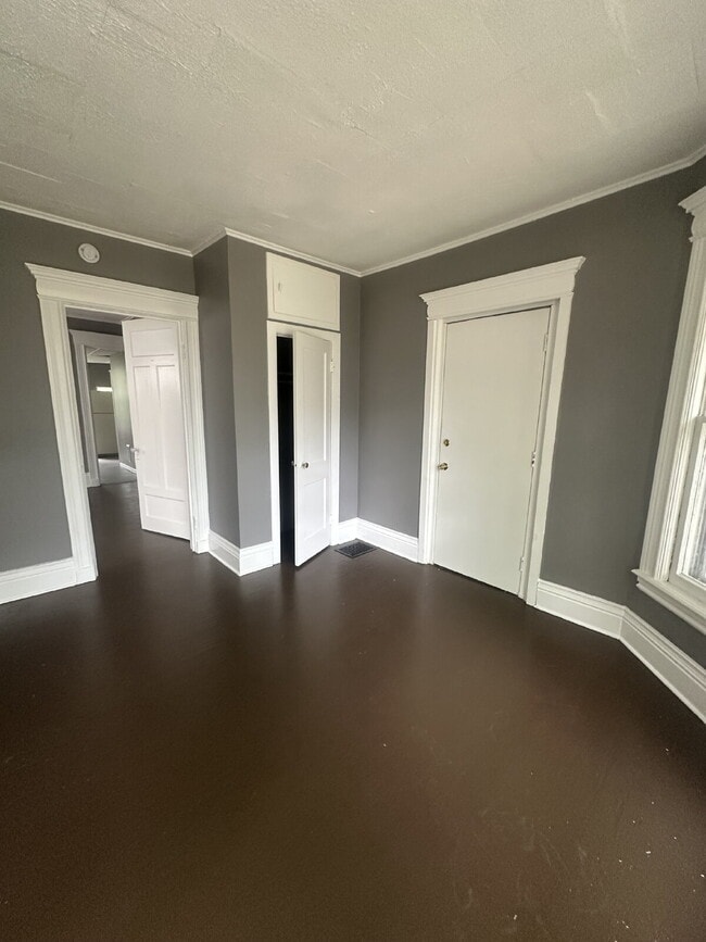 Building Photo - Beautiful 2-Bedroom located in Rochester NY!
