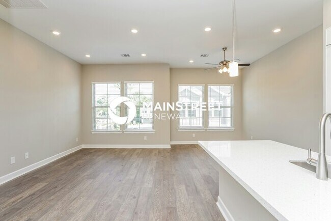 Building Photo - 3 Bedroom Pet-Friendly Home in Houston, TX with Main Street Renewal